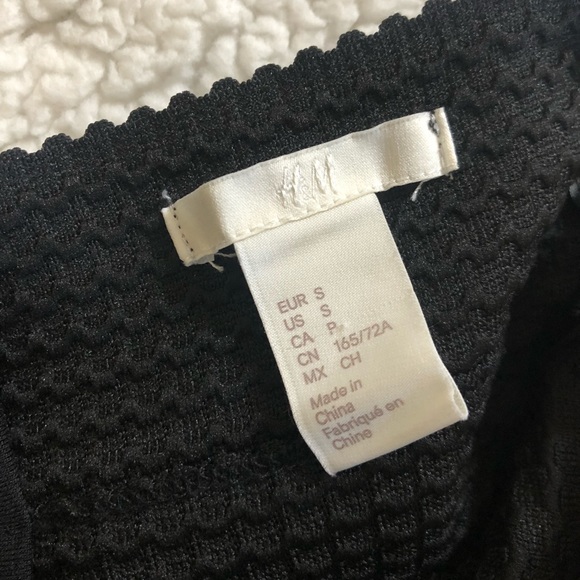 H&M Classic Skirt - Picture 3 of 3